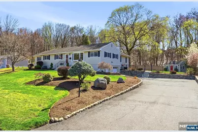 165 Page Drive, Oakland, NJ 07436 - Photo 3