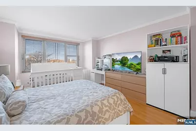 2000 Linwood Avenue 5B #5B, Fort Lee, NJ 07024 - Photo 13