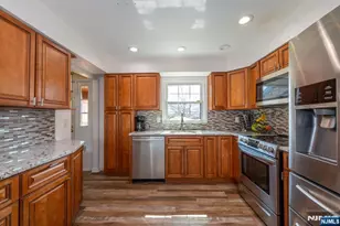 8 Sherbone Pl 2108, Sayreville, NJ 08872 - Photo 3