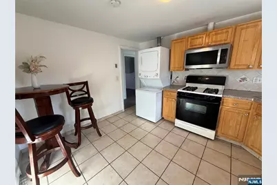 165 Oak Grove Avenue, Hasbrouck Heights, NJ 07604 - Photo 13