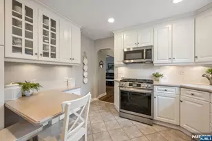 26 Addison Pl, Ho Ho Kus, NJ 07423 - Photo 7
