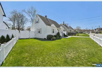 23 Smith Avenue, Wanaque, NJ 07420 - Photo 3