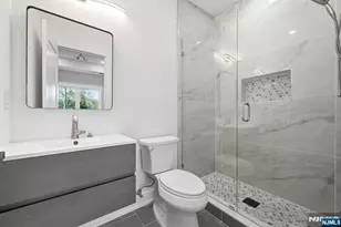 11 Elmwood Ct, Livingston, NJ 07039 - Photo 27