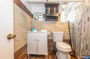 129 Howard Ave, Passaic, NJ 07055 - Photo 23