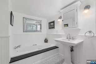 200 Grand Cove Way 3L, Edgewater, NJ 07020 - Photo 21