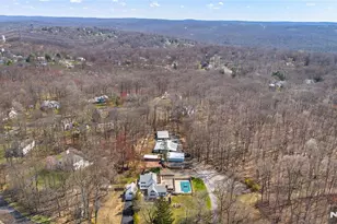 8 Stonehedge Ln, Andover, NJ 07821 - Photo 5