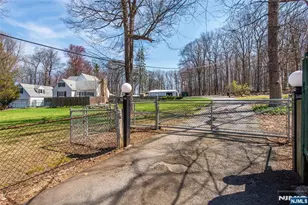 8 Stonehedge Ln, Andover, NJ 07821 - Photo 31