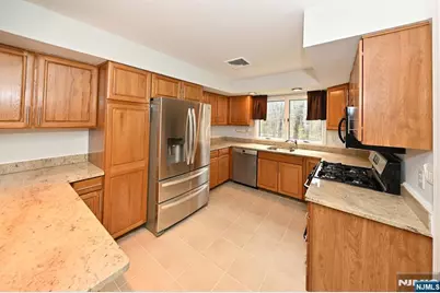 47 Bentley Drive, Franklin Lakes, NJ 07417 - Photo 5