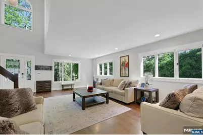 962 Pines Terrace, Franklin Lakes, NJ 07417 - Photo 3
