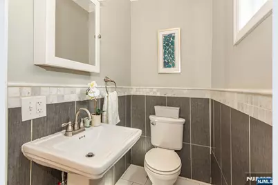 16 Chestnut Place, Nutley, NJ 07110 - Photo 11