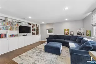 1073 Allessandrini Ave, New Milford, NJ 07646 - Photo 11