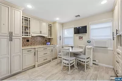 1073 Allessandrini Avenue, New Milford, NJ 07646 - Photo 5
