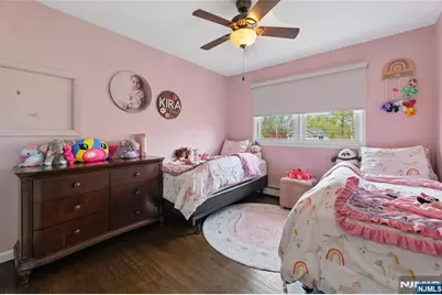 1073 Allessandrini Avenue, New Milford, NJ 07646 - Photo 15