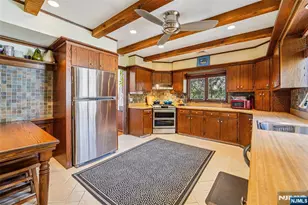 10 Crescent Pl, Allendale, NJ 07401 - Photo 13
