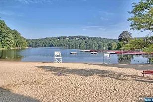 142 Valley View Dr, Rockaway Township, NJ 07866 - Photo 27