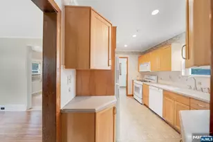 121 Hillside Ave, Teaneck Township, NJ 07666 - Photo 13