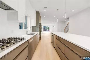 49 Lincoln Ave, Cliffside Park, NJ 07010 - Photo 15
