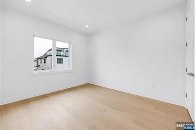 49 Lincoln Avenue, Cliffside Park, NJ 07010 - Photo 35
