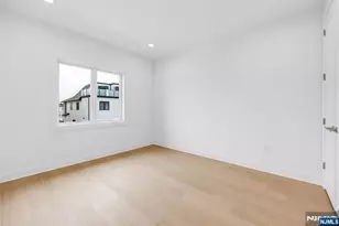 49 Lincoln Ave, Cliffside Park, NJ 07010 - Photo 35