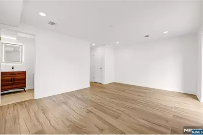 49 Lincoln Avenue, Cliffside Park, NJ 07010 - Photo 27