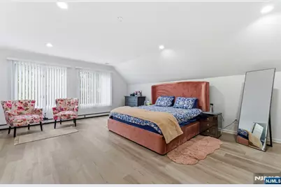 8 Danielle Drive, Wayne, NJ 07470 - Photo 17