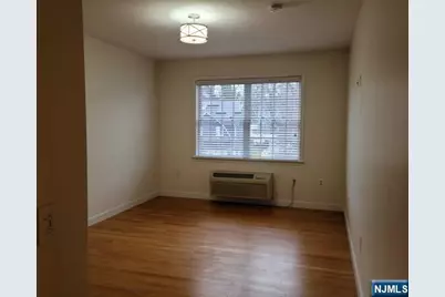 323 Willow Street 3M #3M, Teaneck Township, NJ 07666 - Photo 9