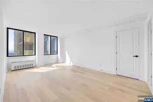 200 Winston 2417, Cliffside Park, NJ 07010 - Photo 17