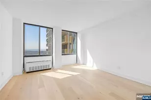 200 Winston 2417, Cliffside Park, NJ 07010 - Photo 13