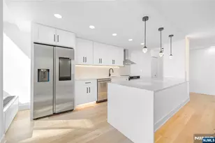 200 Winston 2417, Cliffside Park, NJ 07010 - Photo 5