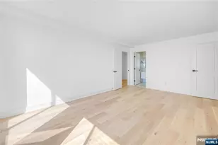 200 Winston 2417, Cliffside Park, NJ 07010 - Photo 19