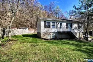 32 Panorama Dr, Sussex, NJ 07461 - Photo 3