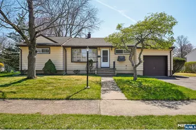 31 Michael Drive, Wayne, NJ 07470 - Photo 1