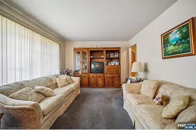 31 Michael Drive, Wayne, NJ 07470 - Photo 5