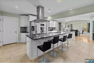 35 E Ridgewood Avenue, Paramus, NJ 07652 - Photo 11