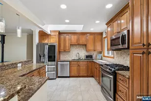 115 Birchwood Terrace, Wayne, NJ 07470 - Photo 17