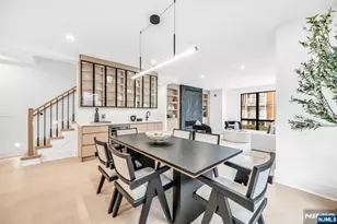 25 Garden Pl A, Edgewater, NJ 07020 - Photo 9