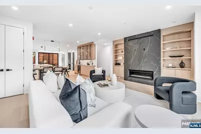 25 Garden Place A #A, Edgewater, NJ 07020 - Photo 3