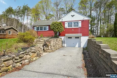 9 Cottonwood Court, Hardyston Township, NJ 07460 - Photo 3