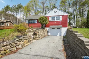 9 Cottonwood Ct, Hardyston Township, NJ 07460 - Photo 3