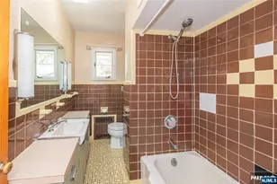 10 Laurel Pl, Caldwell, NJ 07006 - Photo 19