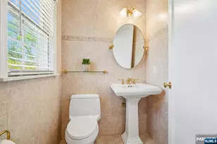 321 Kenilworth Rd, Ridgewood, NJ 07450 - Photo 25