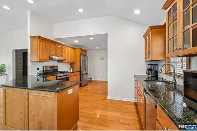 321 Kenilworth Road, Ridgewood, NJ 07450 - Photo 21
