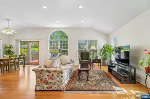 321 Kenilworth Rd, Ridgewood, NJ 07450 - Photo 13