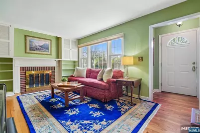 321 Kenilworth Road, Ridgewood, NJ 07450 - Photo 5