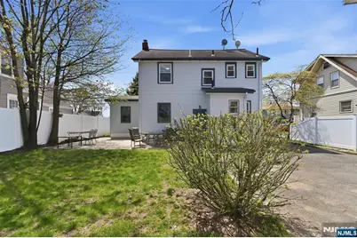 64 Davis Avenue, Hackensack, NJ 07601 - Photo 33