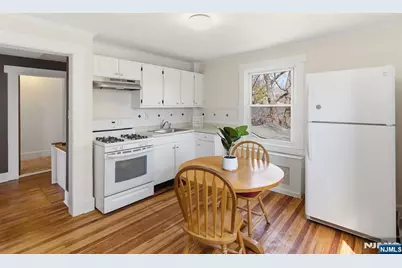 64 Davis Avenue, Hackensack, NJ 07601 - Photo 17