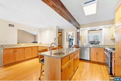 70 Harrison Lane, Bloomingdale, NJ 07403 - Photo 19