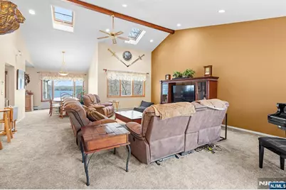 70 Harrison Lane, Bloomingdale, NJ 07403 - Photo 13