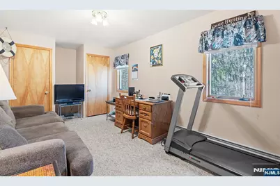 70 Harrison Lane, Bloomingdale, NJ 07403 - Photo 27
