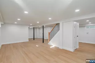 150 Hansbury Ave, Newark, NJ 07112 - Photo 15